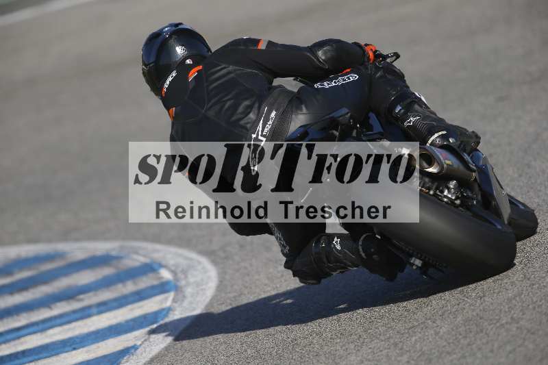 /Archiv-2024/02 29.01.-02.02.2024 Moto Center Thun Jerez/Gruppe gruen-green/backside